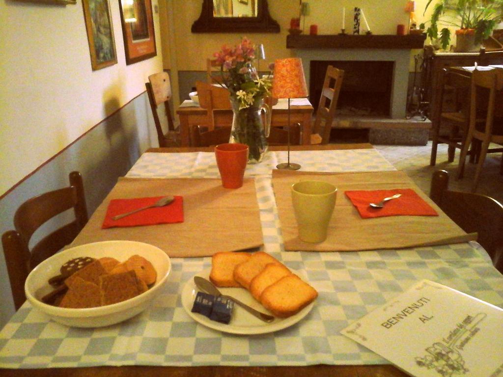 Il Cortiletto Dei Capperi Bed & Breakfast Gassino Torinese Eksteriør bilde